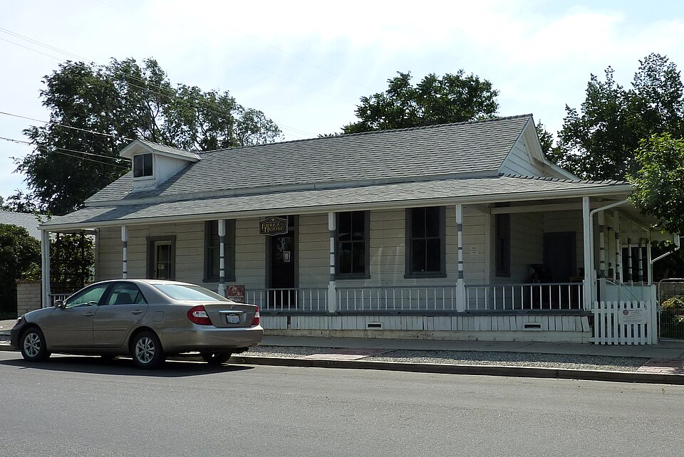 Photograph of Errea House