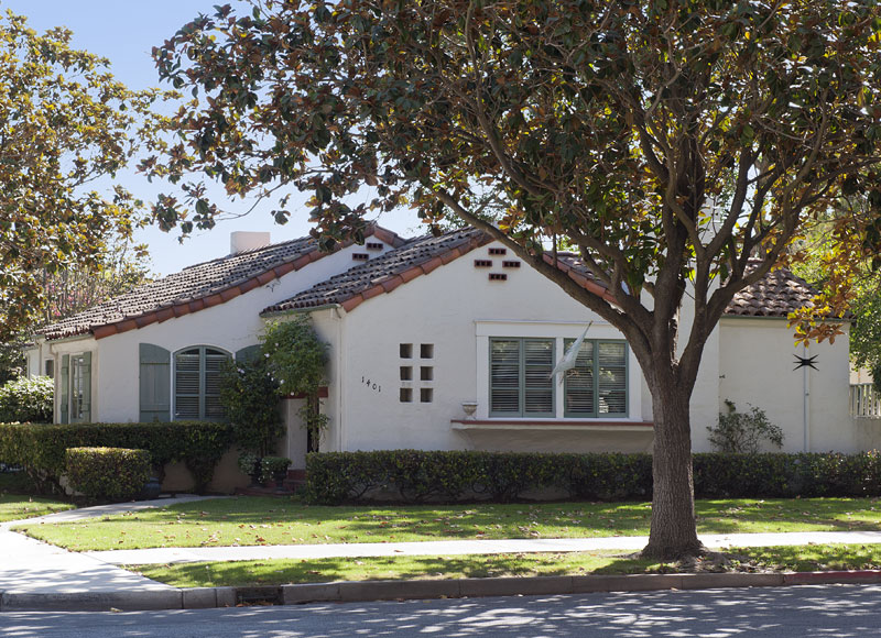 Photograph of Roy D. McCallum House