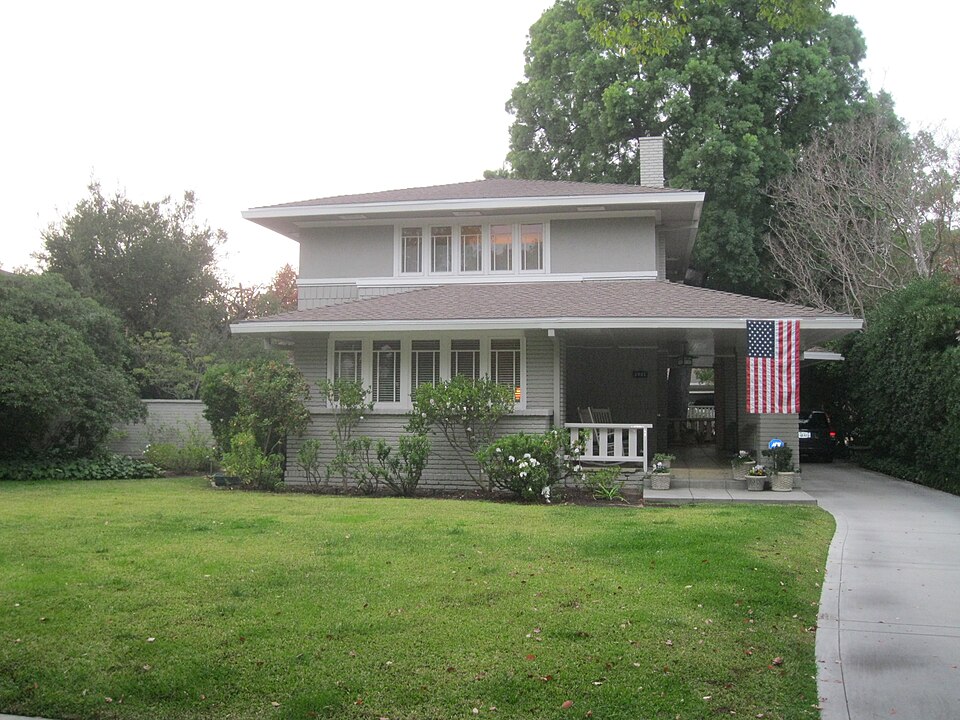 Photograph of House at 1011 S. Madison Ave.