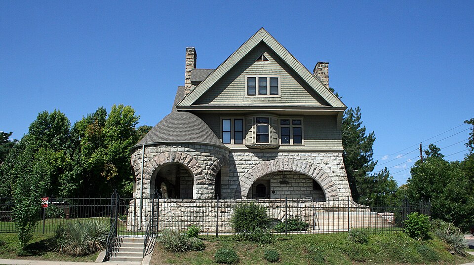Photograph of Russell and Elinor Gates Mansion