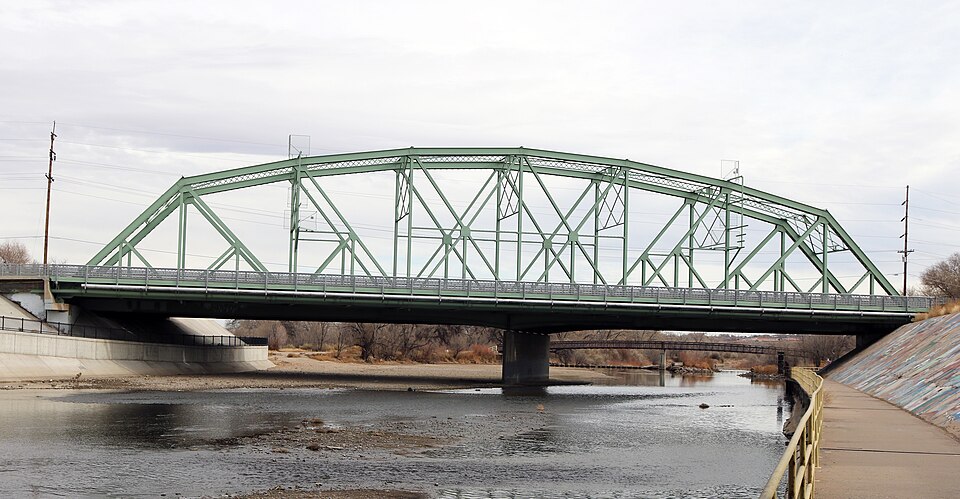 Photograph of Santa Fe Avenue Bridge
