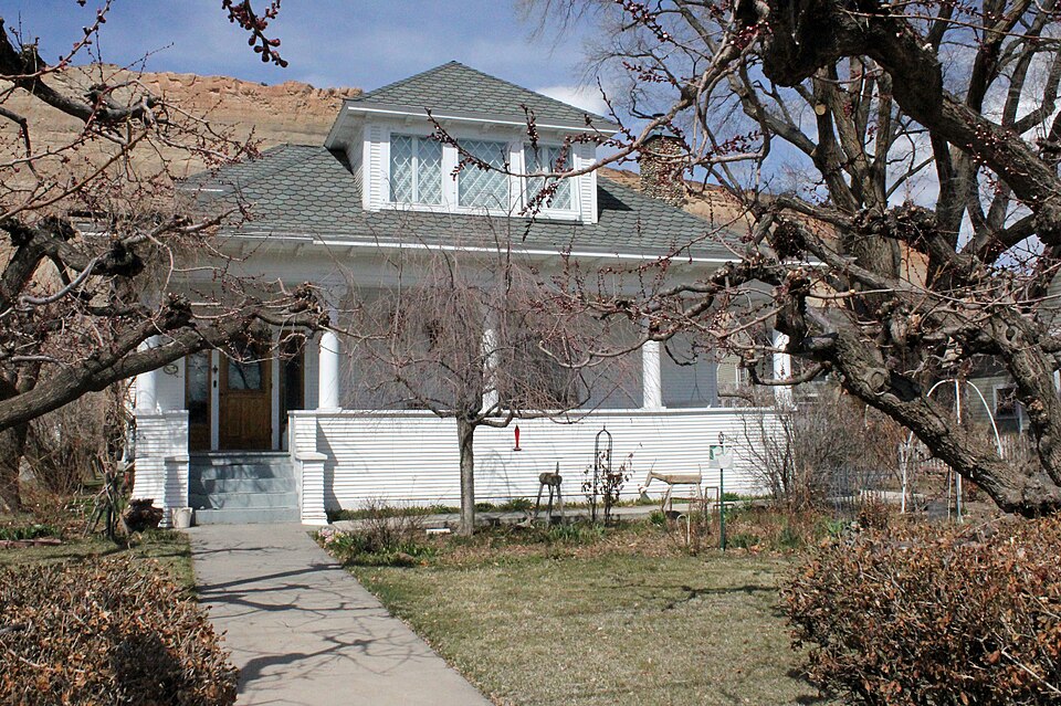 Photograph of Herbert and Edith Crissey House