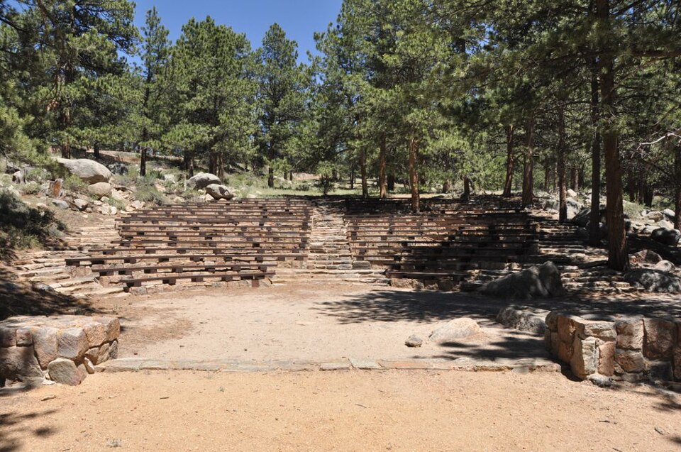 Photograph of Moraine Park Museum and Amphitheater