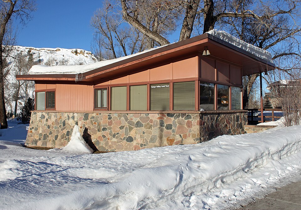 Photograph of Chamber of Commerce Building