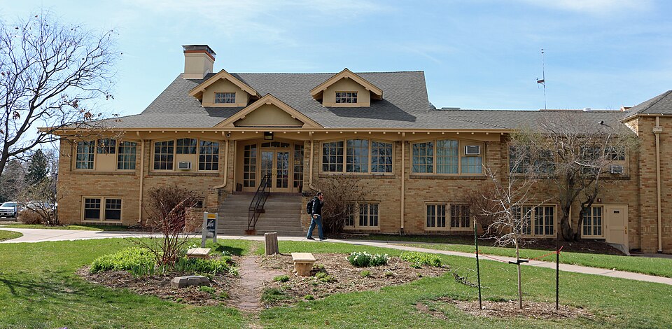 Photograph of Gray Hall