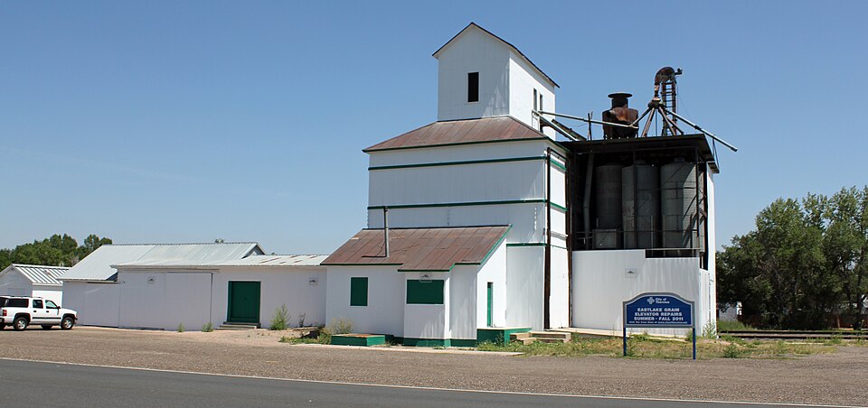 Photograph of Eastlake Farmers Co-Operative Elevator Company
