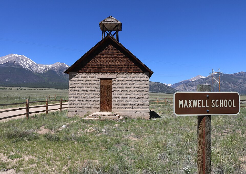 Photograph of Maxwell Park School