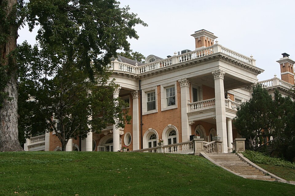 Photograph of Grant-Humphreys Mansion