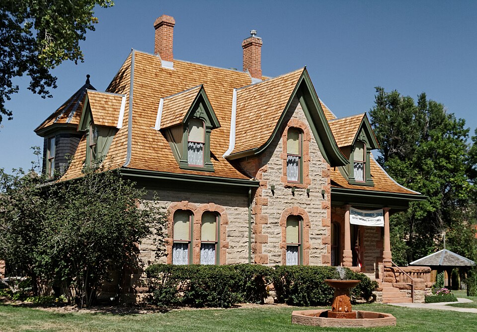 Photograph of Avery House