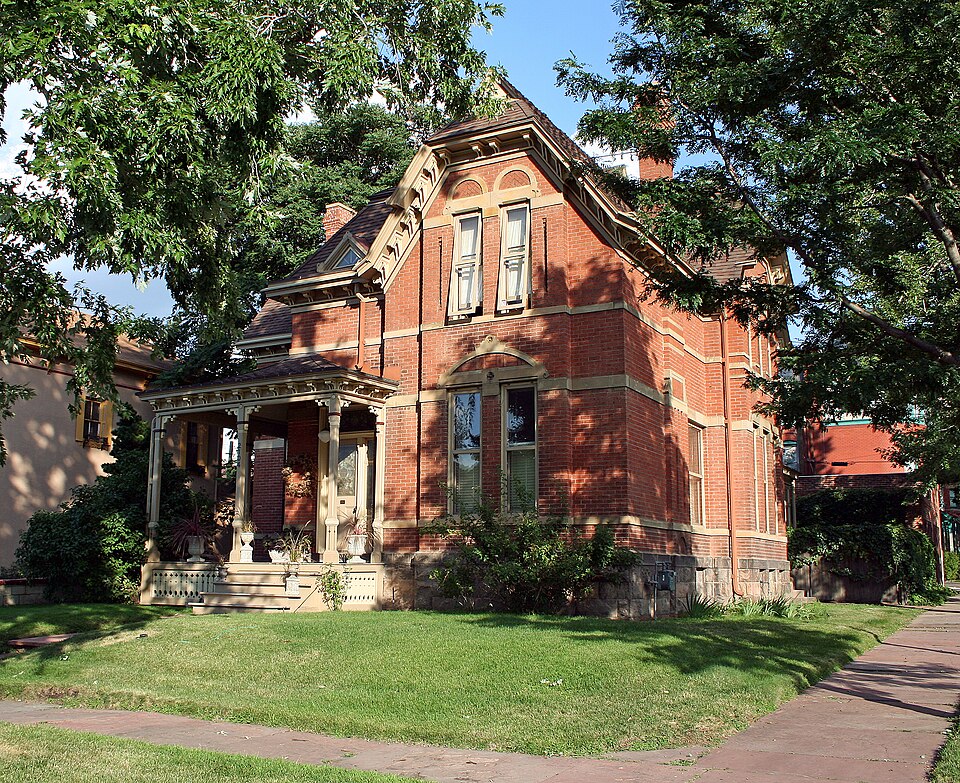 Photograph of H.H. Thomas House