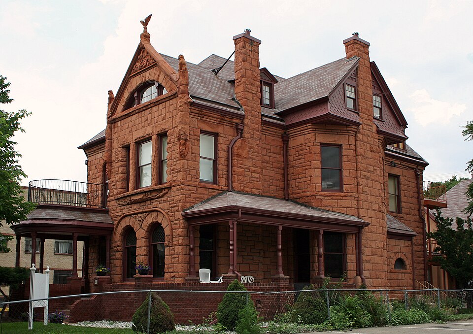 Photograph of Creswell Mansion