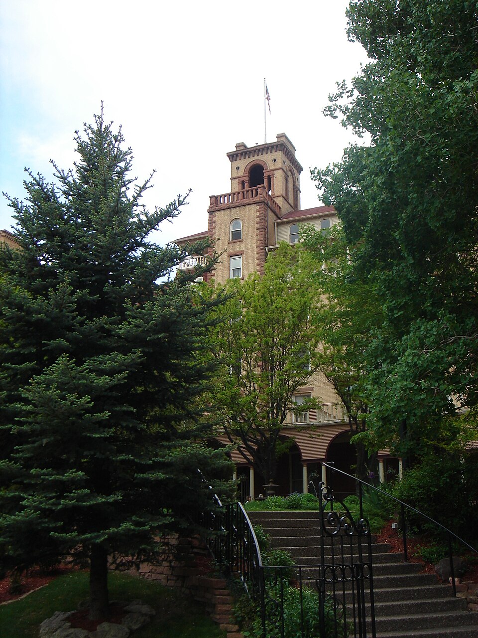 Photograph of Hotel Colorado