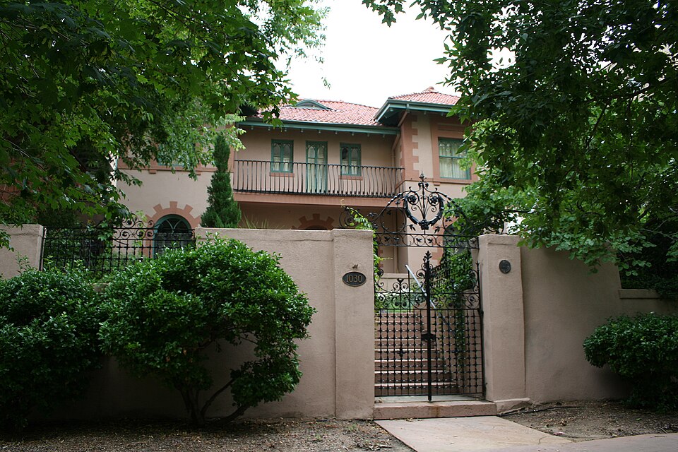 Photograph of Stearns House
