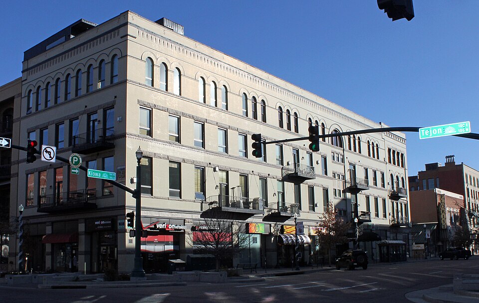Photograph of Giddings Building