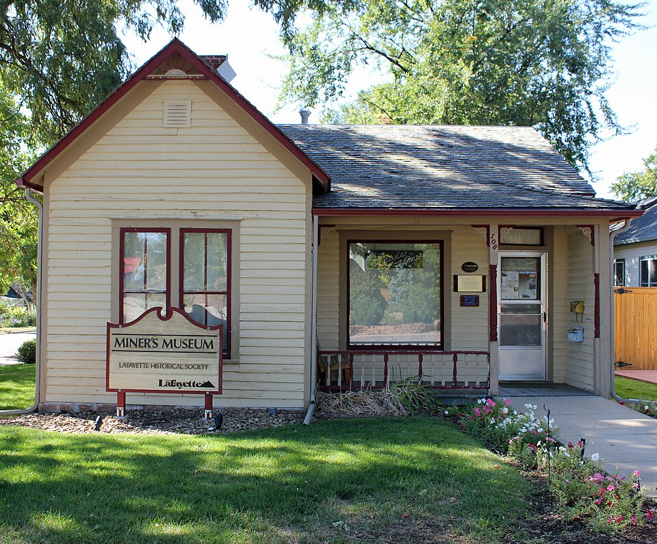 Photograph of Lewis House