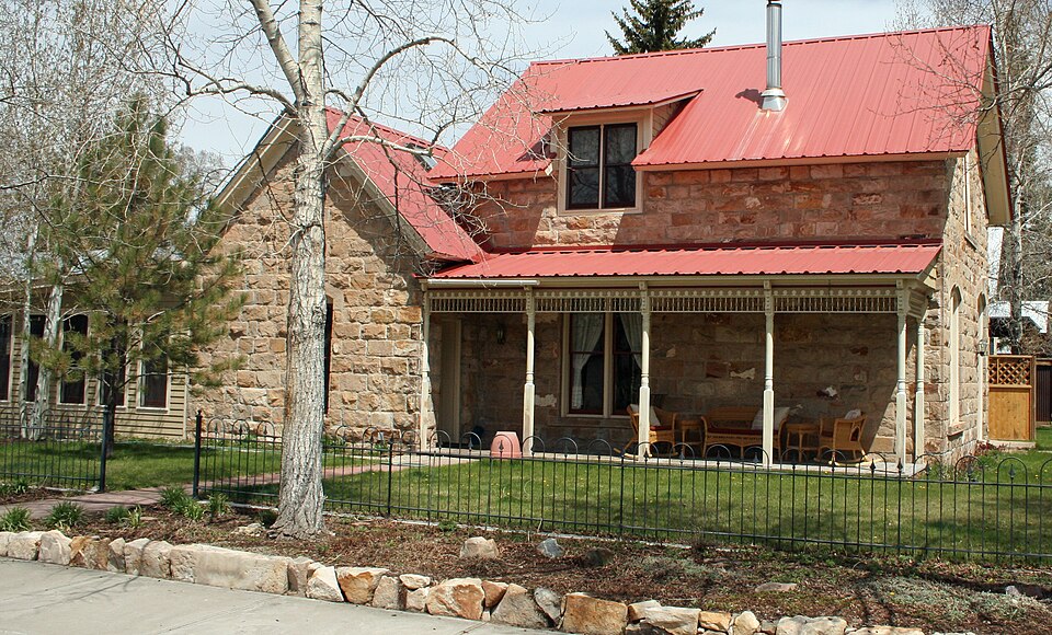 Photograph of Fisher-Zugelder House and Smith Cottage
