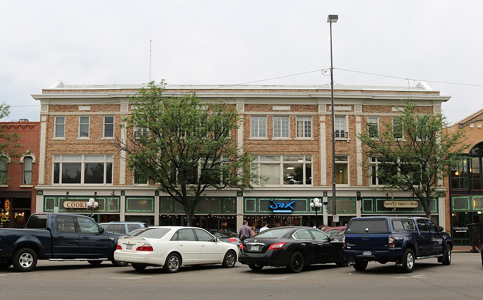 Photograph of Opera House Block/Central Block Building