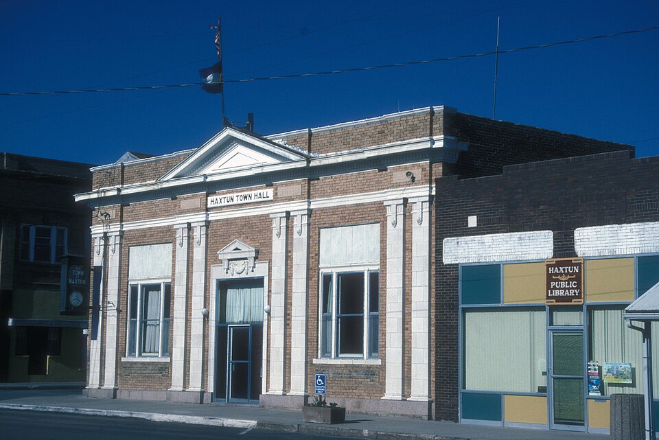 Photograph of First National Bank of Haxtun