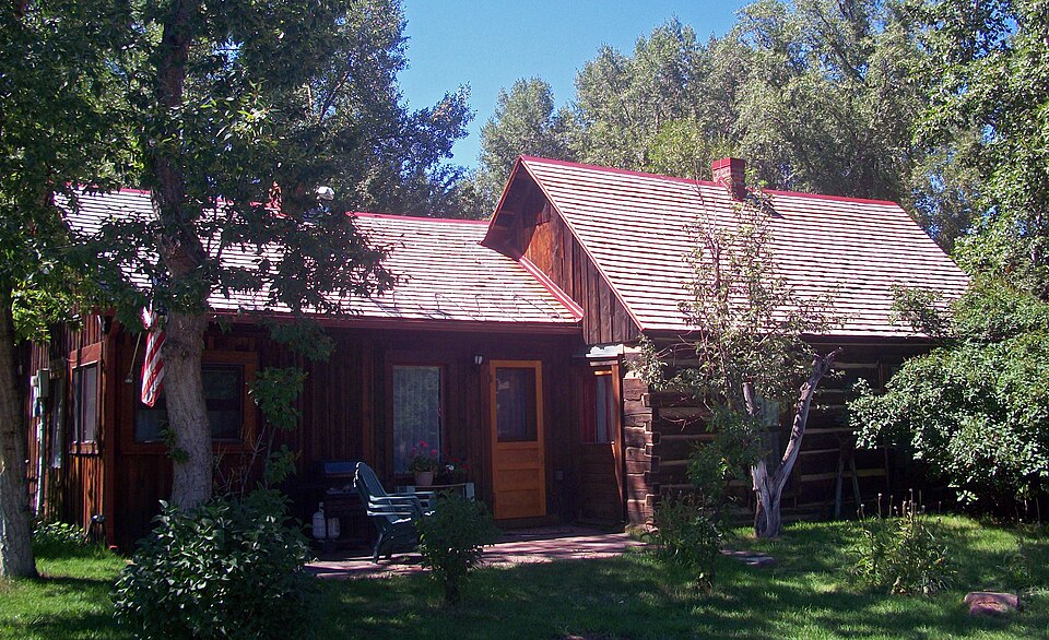 Photograph of Matthew Callahan Log Cabin