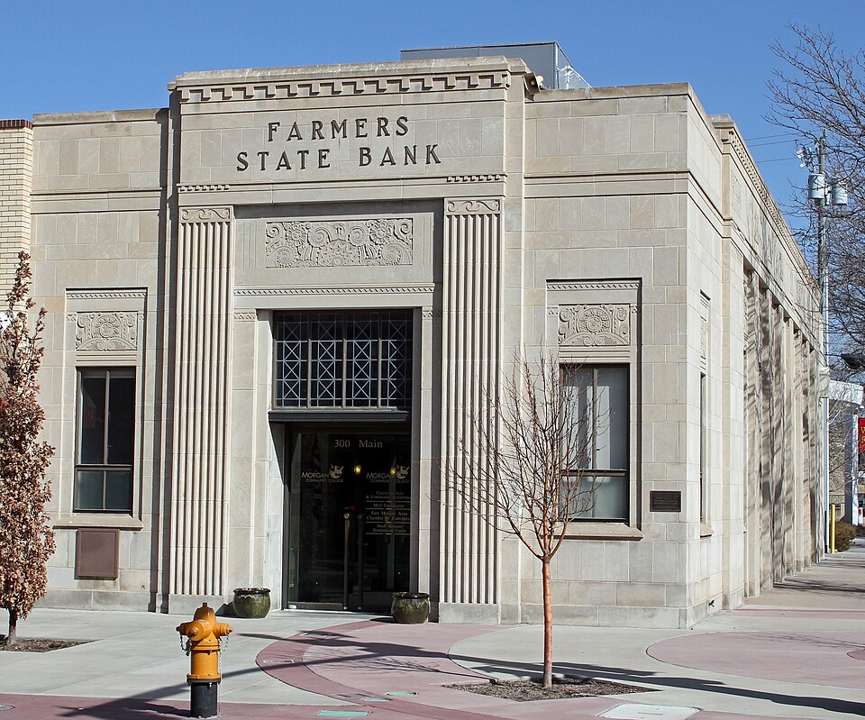Photograph of Farmers State Bank Building