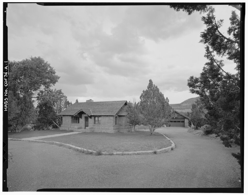 Photograph of Saddlehorn Caretaker's House and Garage