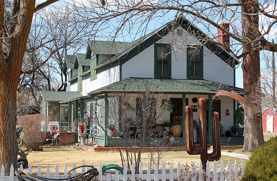 Photograph of De Beque House