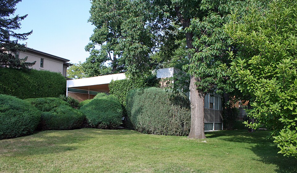 Photograph of Lloyd M. Joshel House