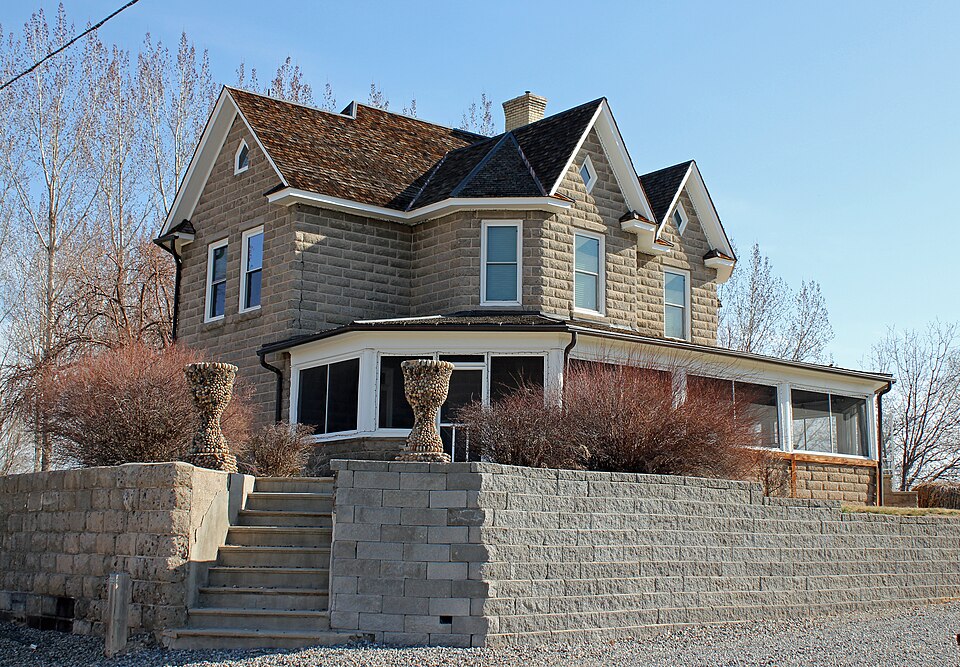 Photograph of Harry and Lilly Phillips House