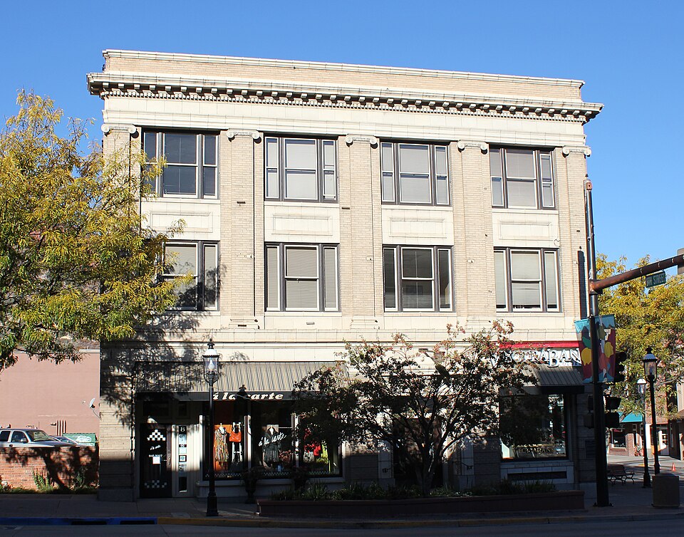 Photograph of Citizens National Bank Building