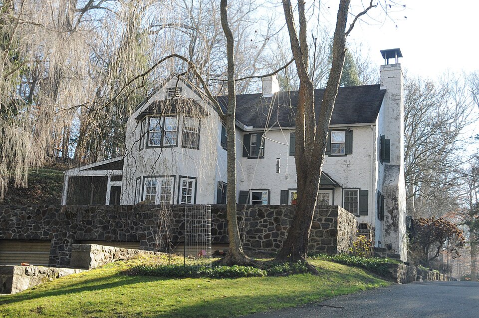 Photograph of Lower Louviers and Chicken Alley