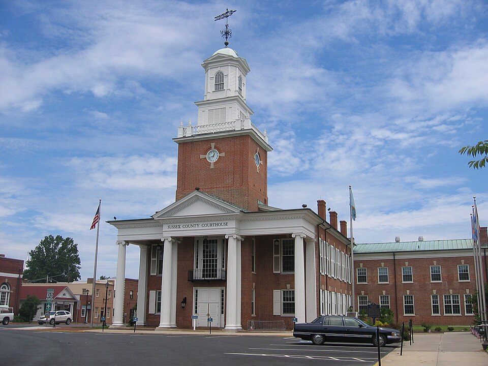 Photograph of Sussex County Courthouse and the Circle