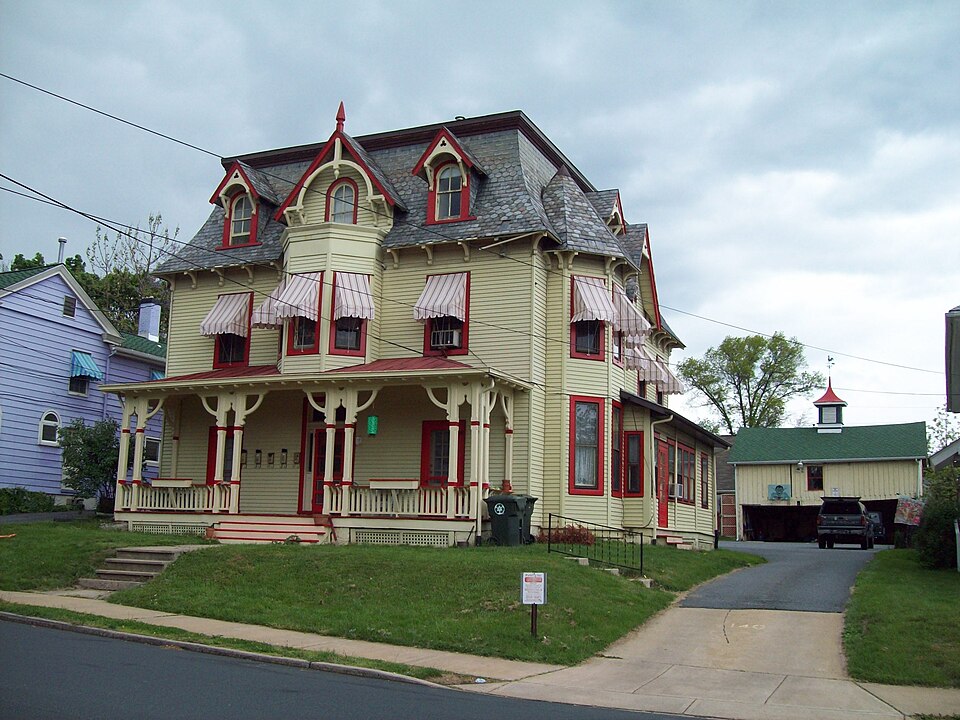 Photograph of Building at 140 W. Main Street