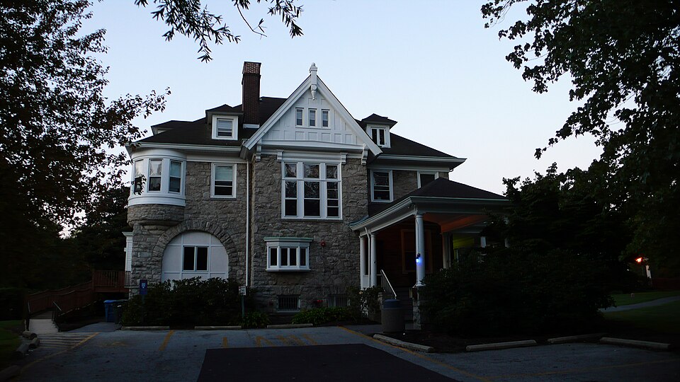 Photograph of Curtis Mansion