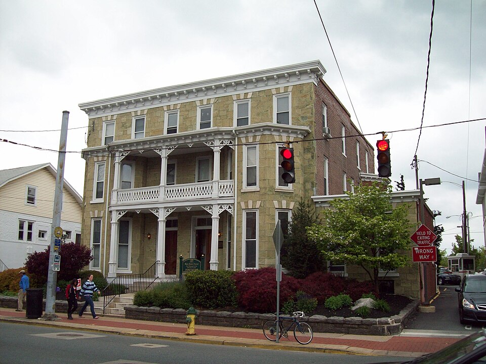 Photograph of Green Mansion