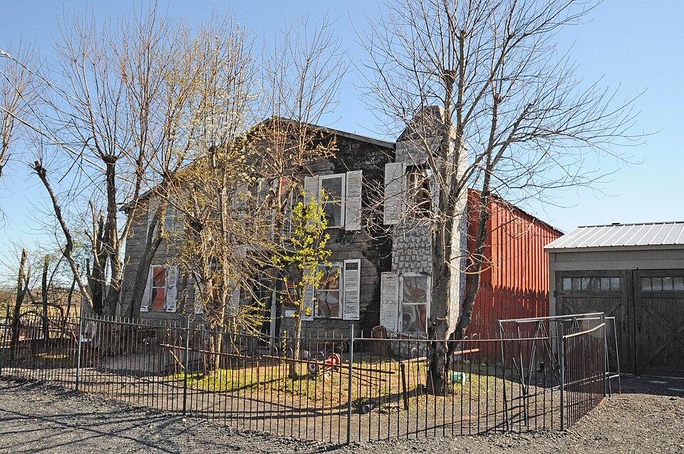 Photograph of Idalia Manor