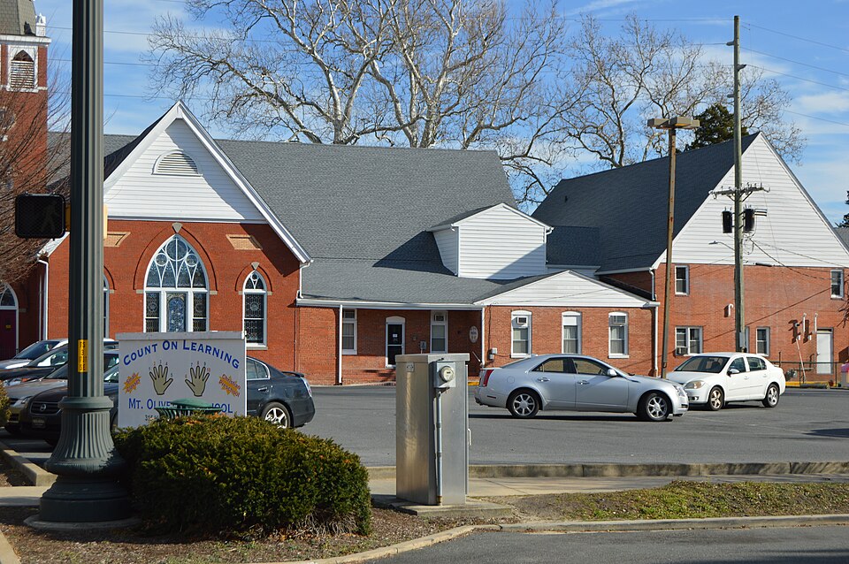 Photograph of Building at High and Cannon Streets