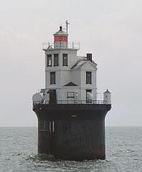 Photograph of Fourteen Foot Bank Light