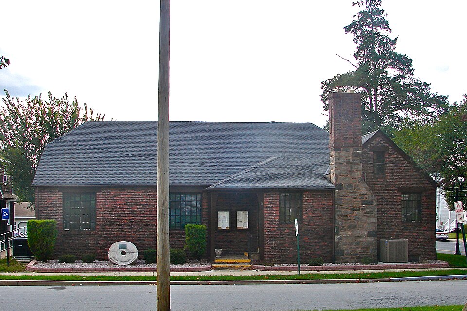 Photograph of Woman's Club of Newport