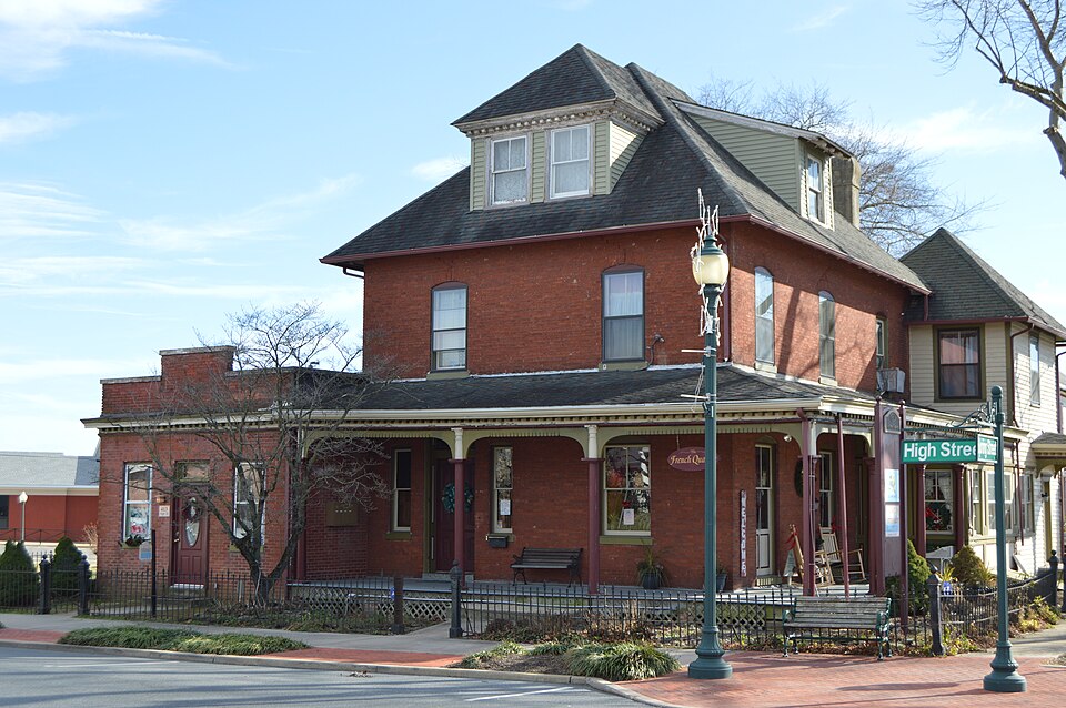 Photograph of Edgar and Rachel Ross House
