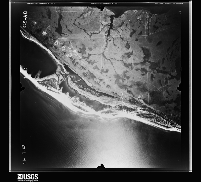 U.S. Geological Survey aerial photograph, 1942-11-01, scale 1:43100