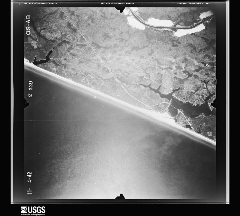 U.S. Geological Survey aerial photograph, 1942-11-04, scale 1:43100
