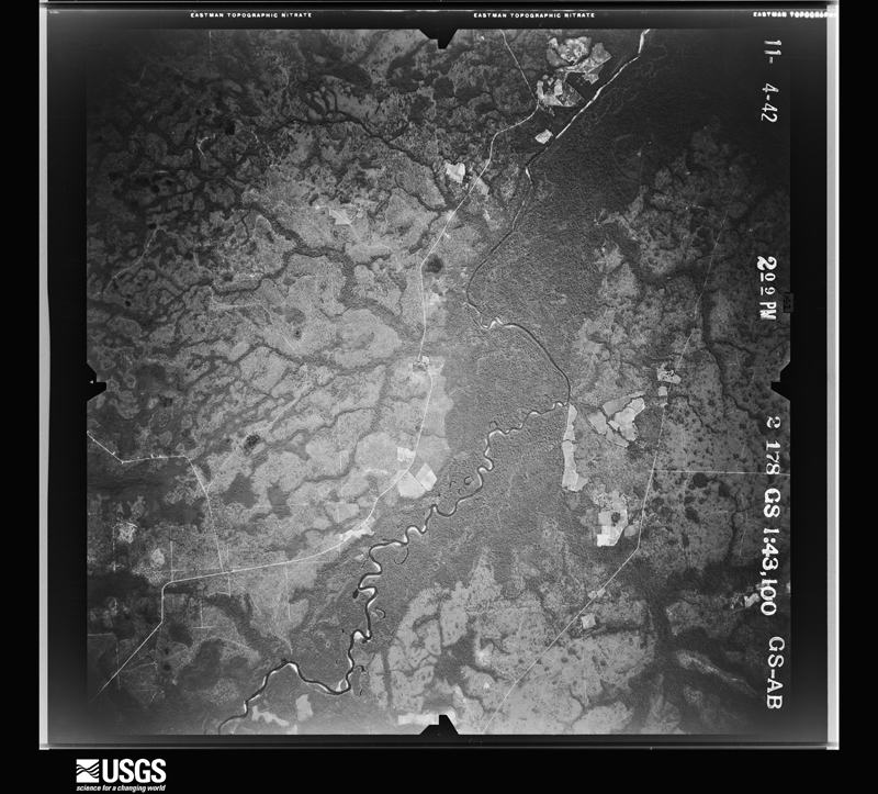 U.S. Geological Survey aerial photograph, 1942-11-04, scale 1:43100