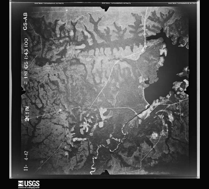 U.S. Geological Survey aerial photograph, 1942-11-04, scale 1:43100