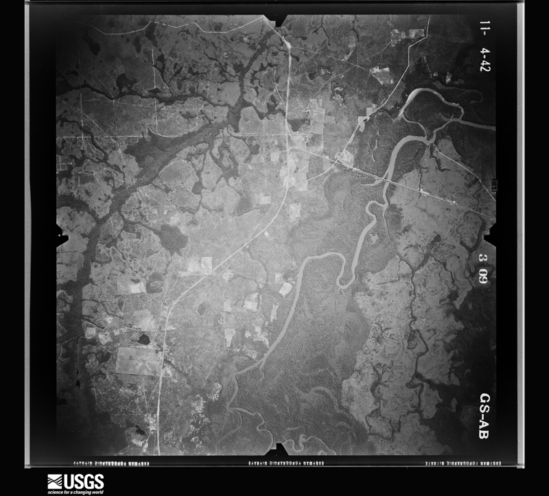 U.S. Geological Survey aerial photograph, 1942-11-04, scale 1:43100
