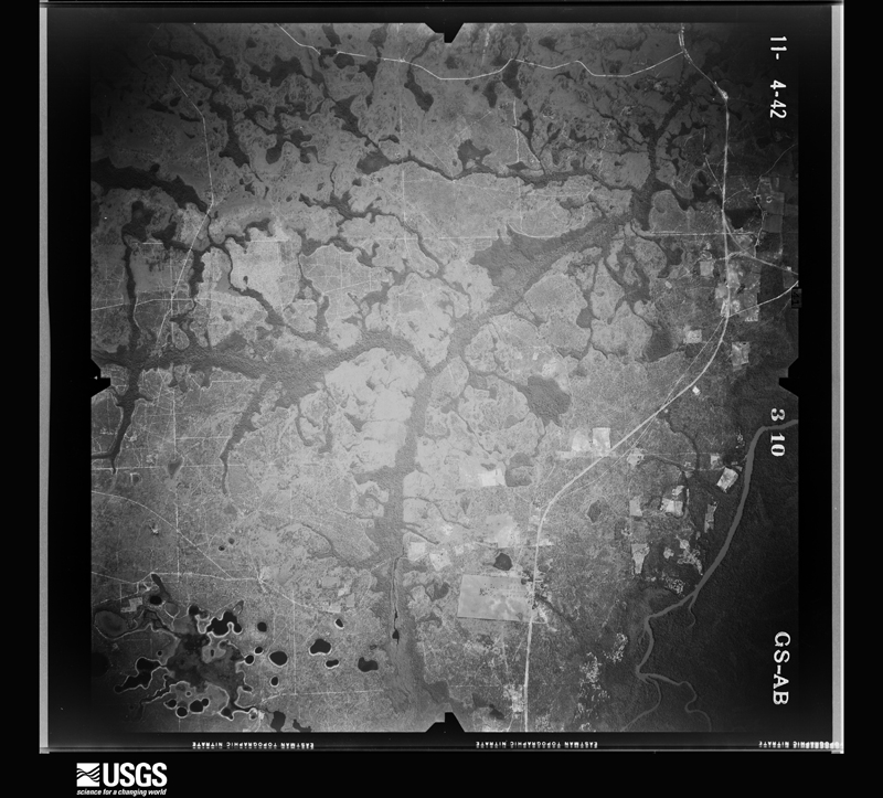 U.S. Geological Survey aerial photograph, 1942-11-04, scale 1:43100