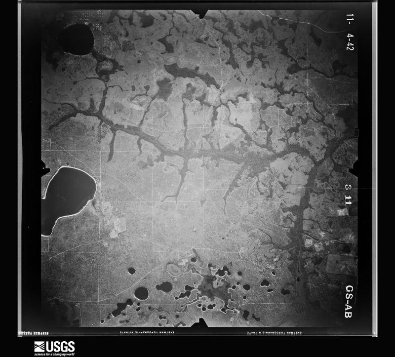 U.S. Geological Survey aerial photograph, 1942-11-04, scale 1:43100