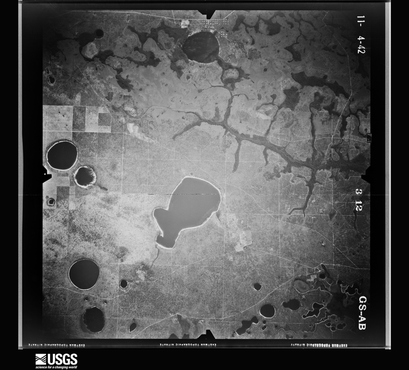 U.S. Geological Survey aerial photograph, 1942-11-04, scale 1:43100