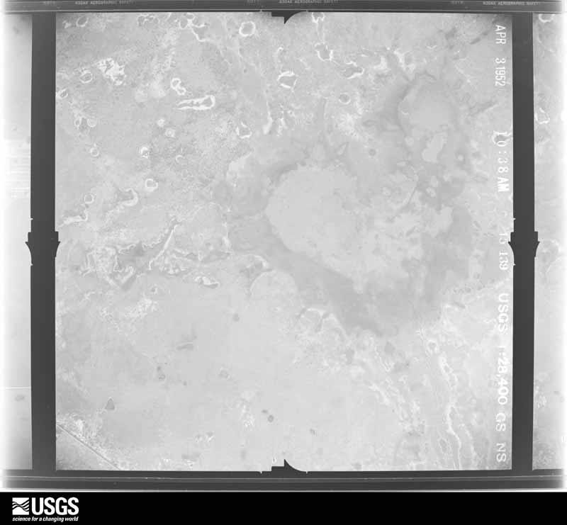 U.S. Geological Survey aerial photograph, 1952-04-03, scale 1:28400