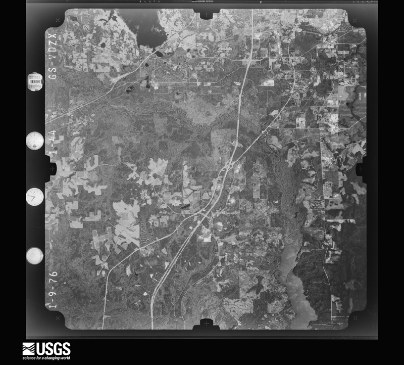 U.S. Geological Survey aerial photograph, 1976-01-09, scale 1:80000