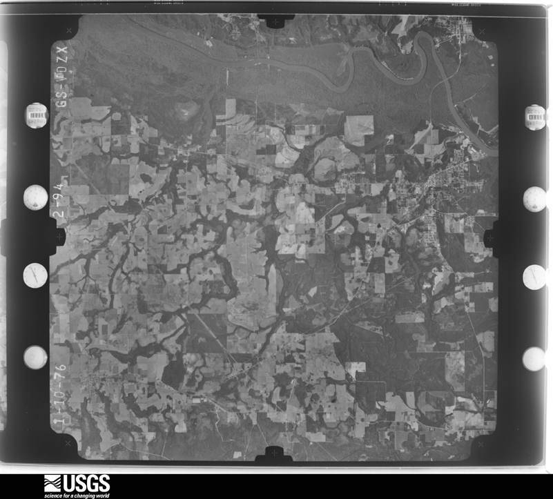 U.S. Geological Survey aerial photograph, 1976-01-10, scale 1:80000
